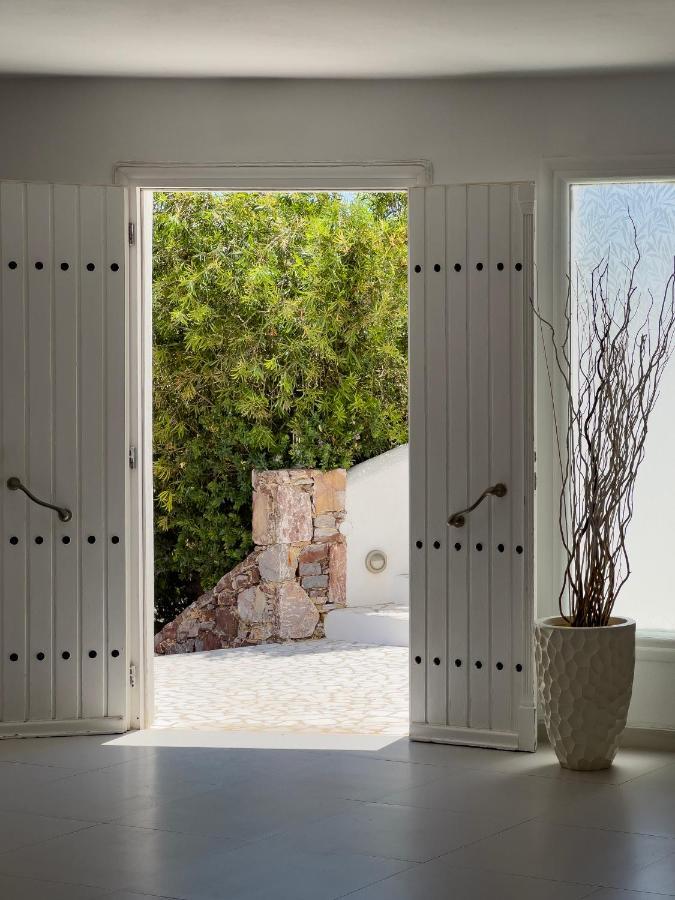 Aspalathras White Hotel Folegandros Town Exterior photo
