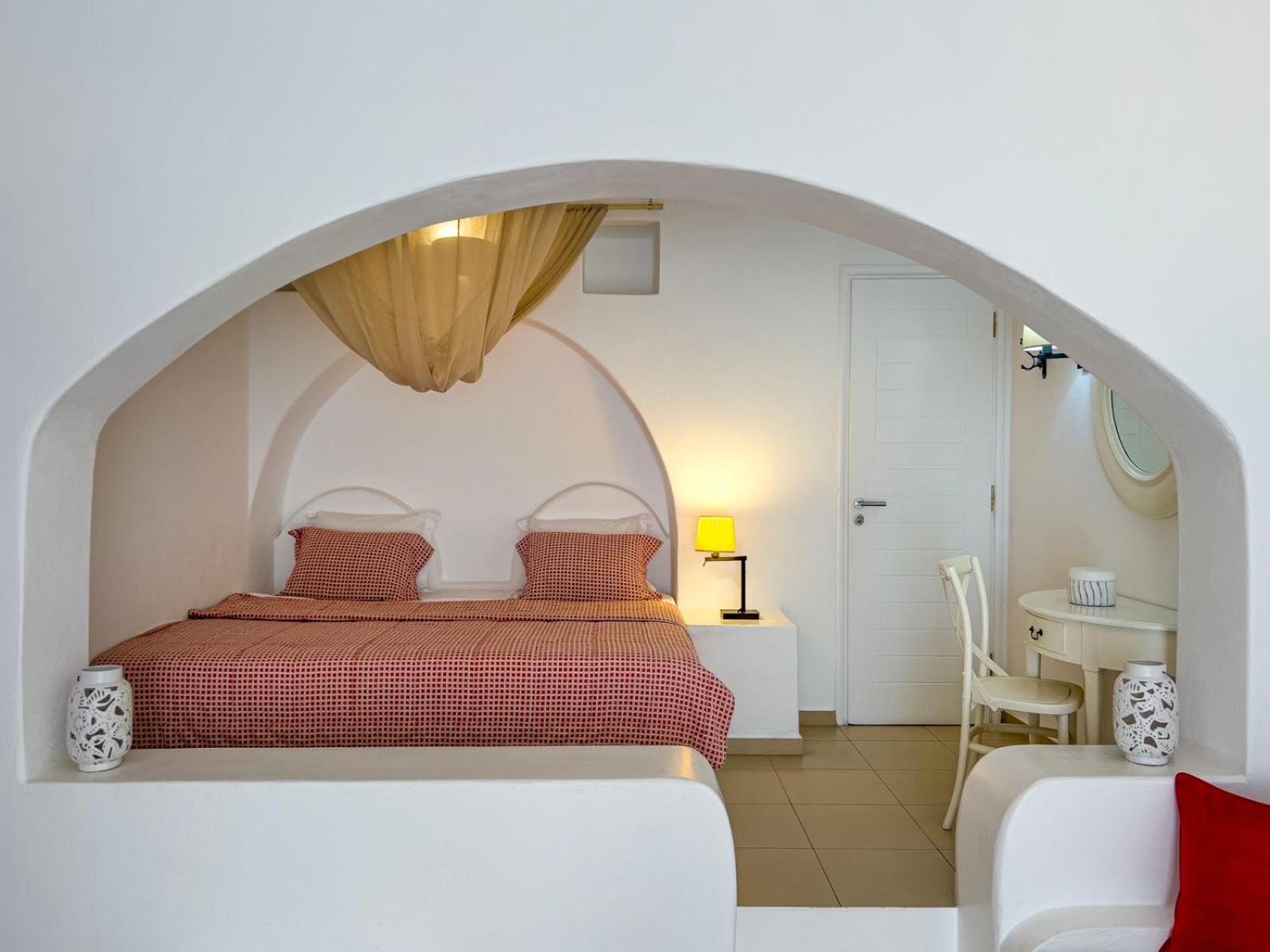 Aspalathras White Hotel Folegandros Town Exterior photo