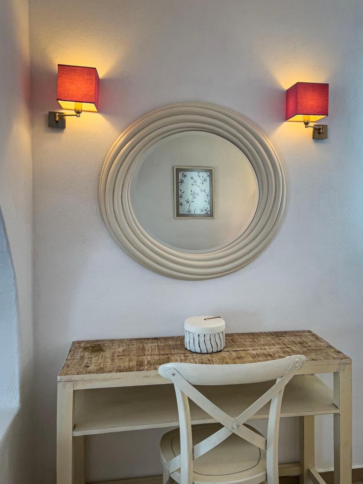Aspalathras White Hotel Folegandros Town Exterior photo
