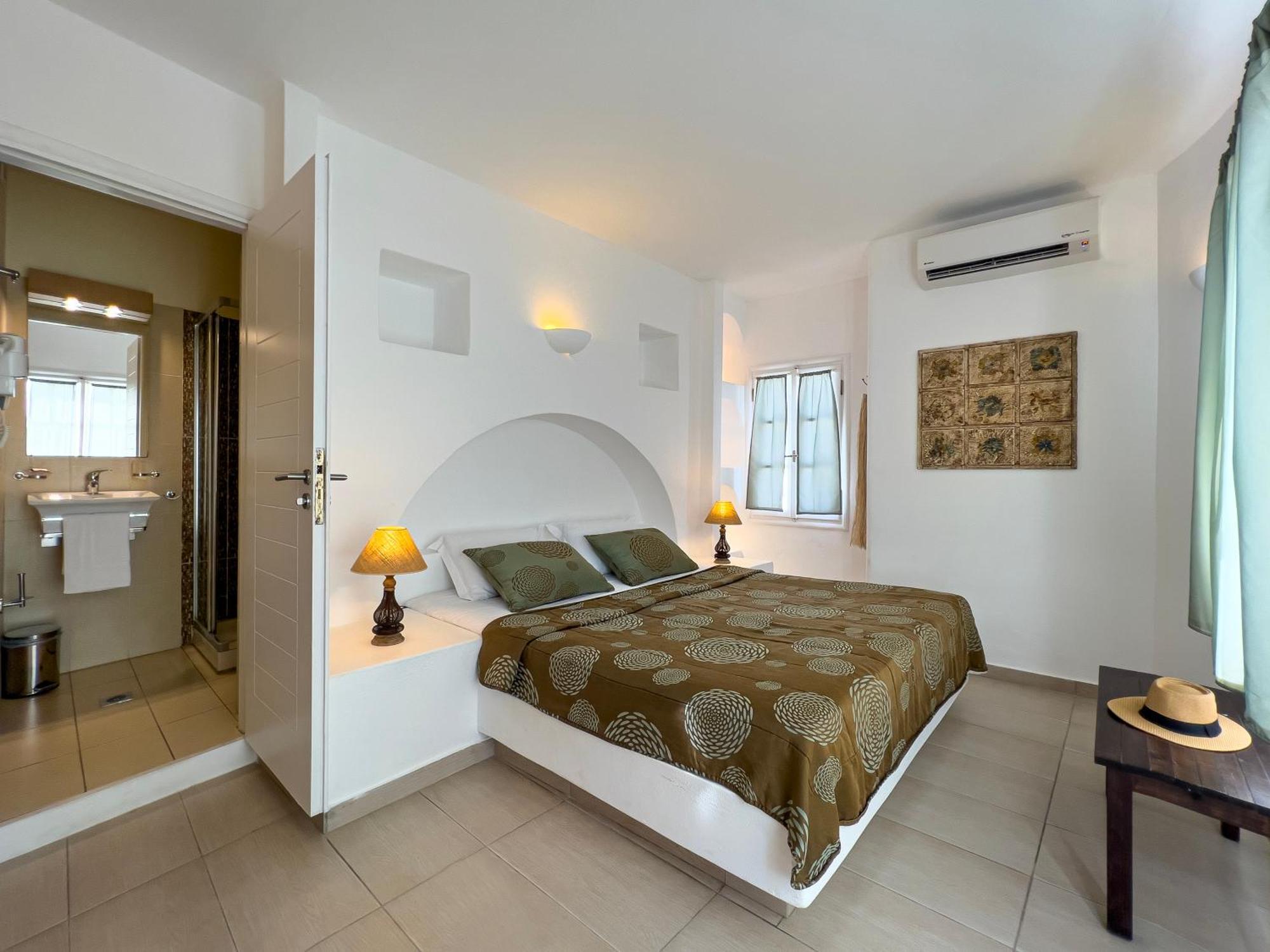 Aspalathras White Hotel Folegandros Town Exterior photo