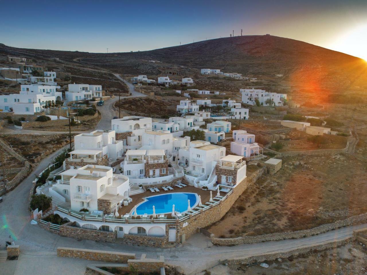 Aspalathras White Hotel Folegandros Town Exterior photo